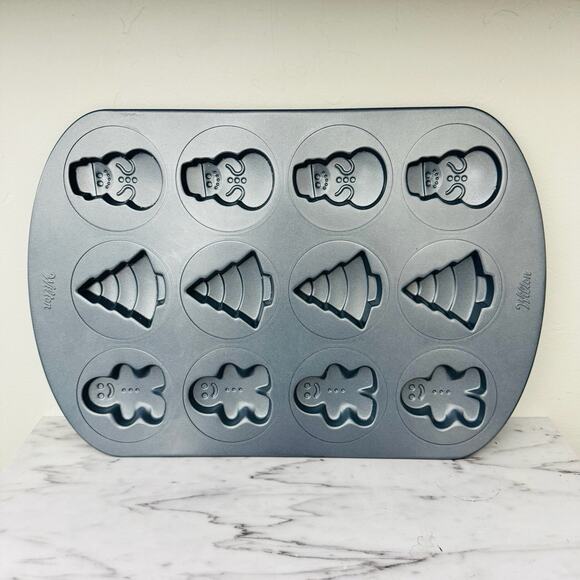 Wilton Christmas 12 Cookie Sheet Pan - Picture 1 of 4